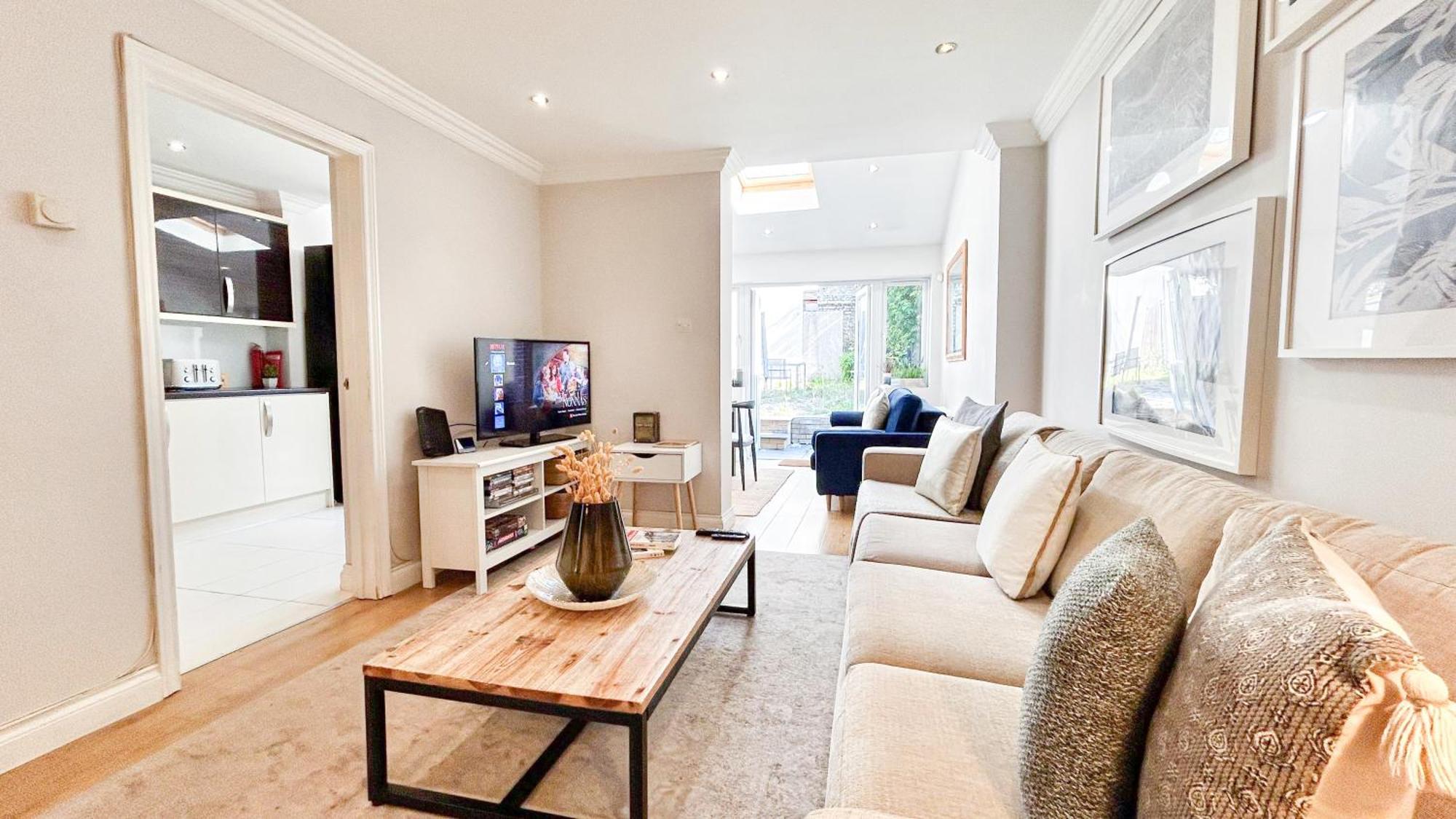 Lovely 4 Bedroom Flat With Ample Garden In Brondesbury, Kilburn Apartment London